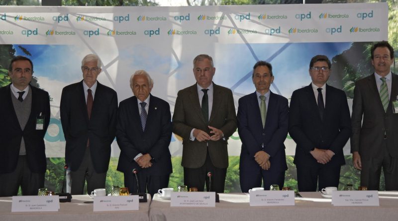 Más de 40 empresarios debaten con el alcalde de Sevilla los proyectos clave para el crecimiento de la ciudad