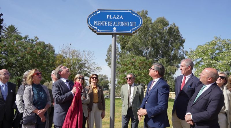 El Puerto de Sevilla presenta la ‘Plaza Puente de Alfonso XIII’ y un relieve en bronce en conmemoración del centenario de la infraestructura