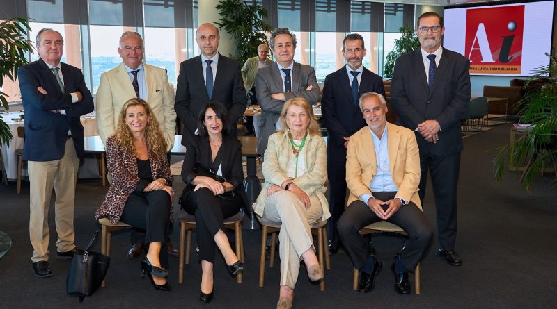 Almuerzo-coloquio de Consultoras, Tasadoras y Banca 2026, organizado por Andalucía Inmobiliaria.