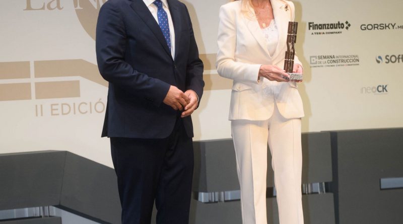 Esther Alcocer Koplowitz recibe el Premio de Honor de la CNC a toda su trayectoria profesional